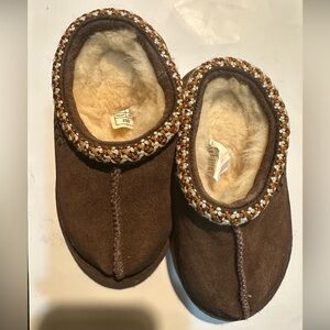 UGG Chestnut Suede Kids' Booties
